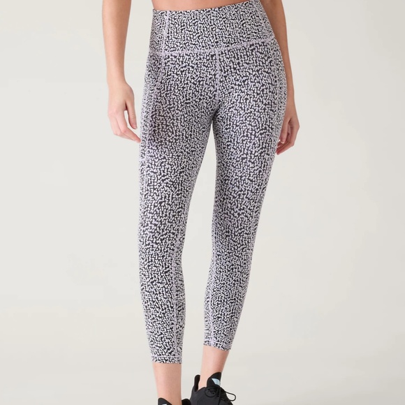 Athleta ultimate stash tight 7/8 - Picture 1 of 8